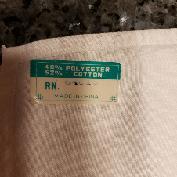 Tablecloth And 6 Napkins, And 2 pillowcases - Picture 13 of 16
